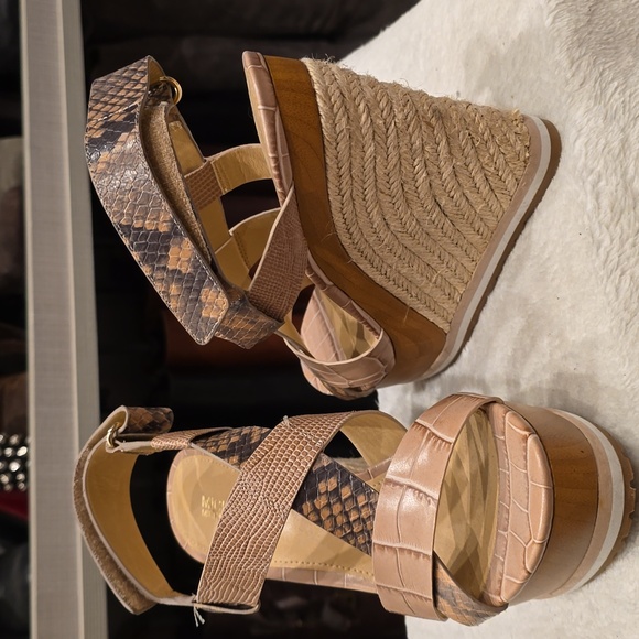 Michael Kors wedges - Picture 1 of 3